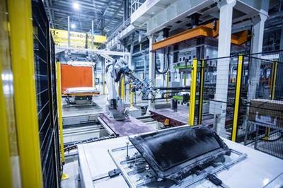 碳纖維車體4.0 智能制造如何重塑汽車行業格局